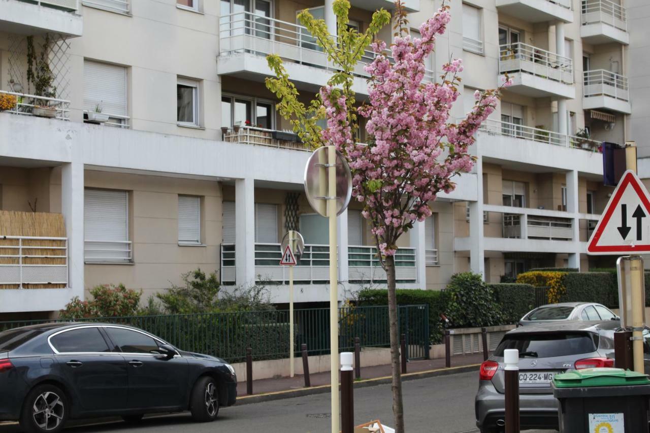 Apartamento Studio Meublé Proche Paris Le Kremlin-Bicêtre Exterior foto